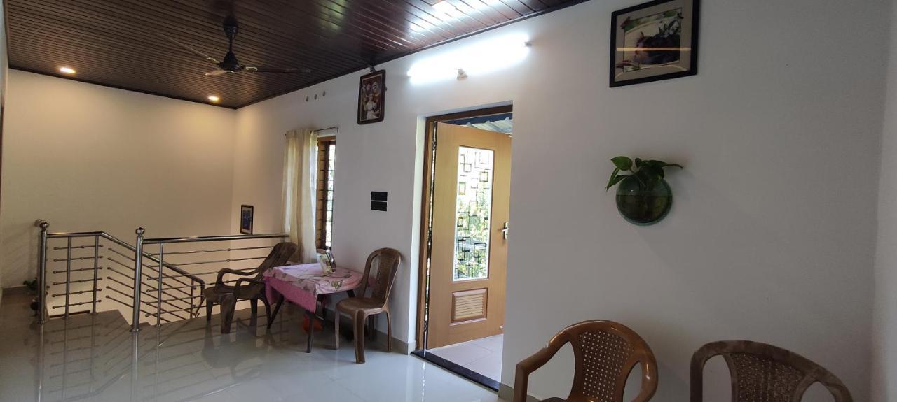 Soly'S Villa Homestay Munnar Buitenkant foto
